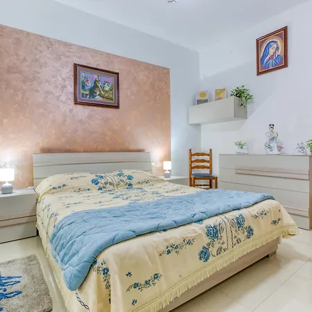 Apartman Charming 2br In The Heart Of By 360 Estates Marsaxlokk